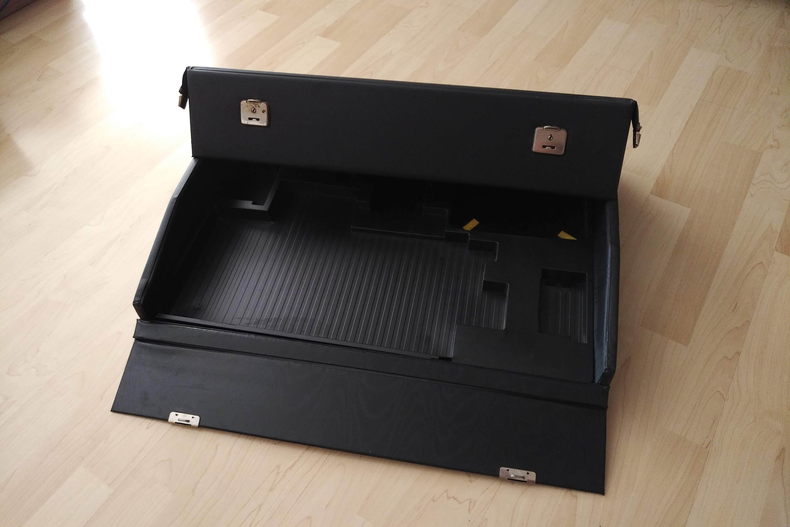 C64_Suitcase-2.jpg