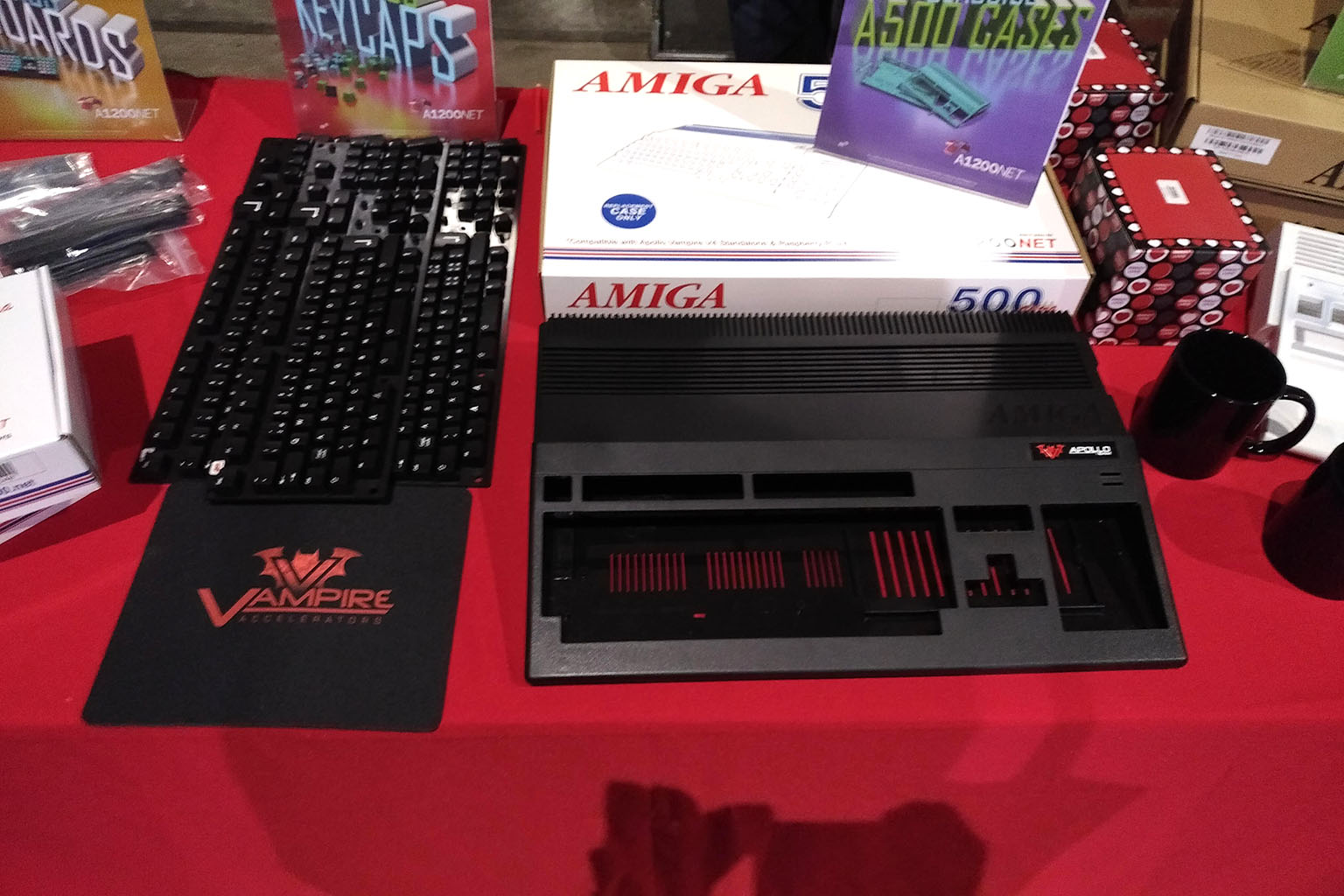 Amiga37_Impressions_08_A1200Cases.jpg